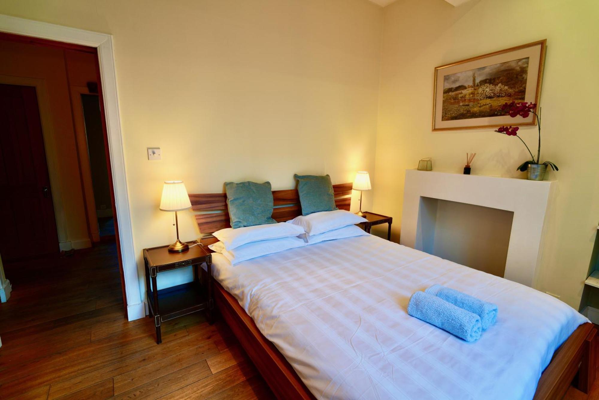 Spacious 2 Bed Apt Next To Royal Mile & Waverley Edinburgh Ngoại thất bức ảnh