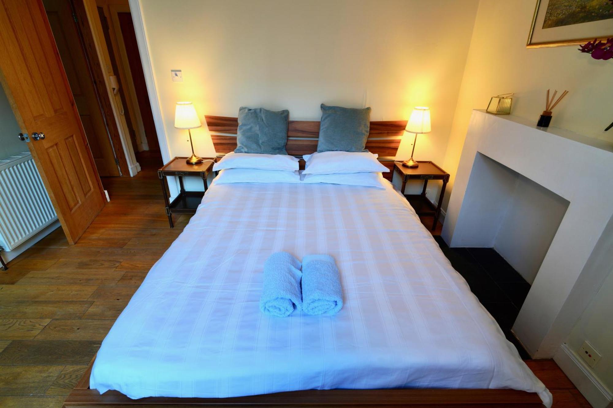 Spacious 2 Bed Apt Next To Royal Mile & Waverley Edinburgh Ngoại thất bức ảnh