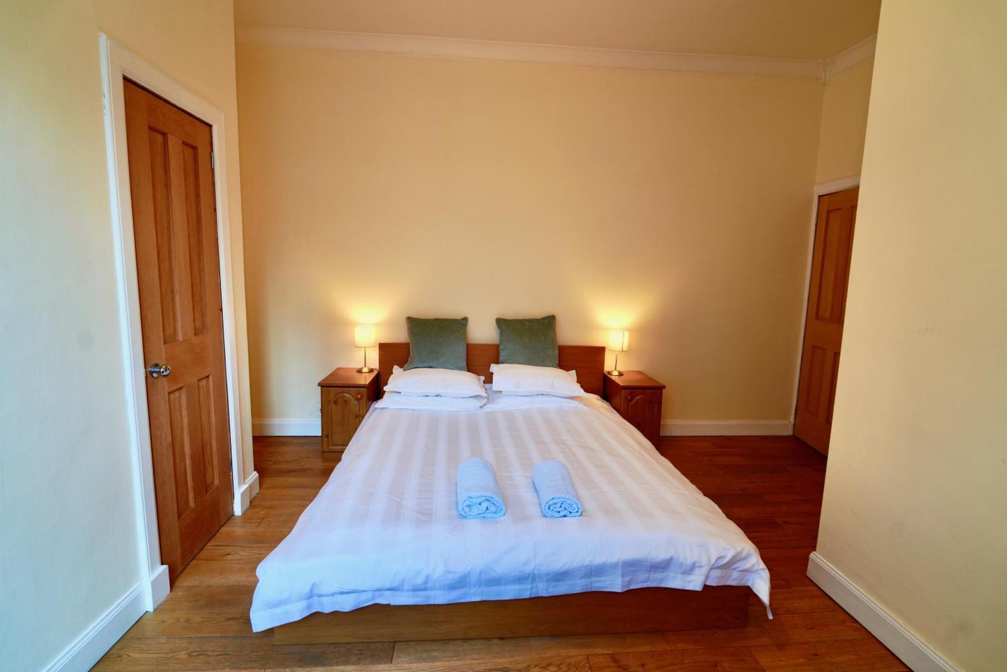 Spacious 2 Bed Apt Next To Royal Mile & Waverley Edinburgh Ngoại thất bức ảnh