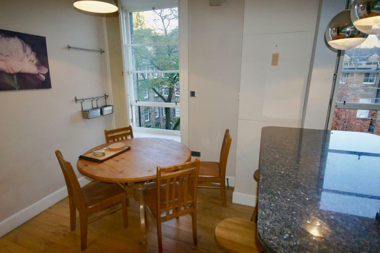 Spacious 2 Bed Apt Next To Royal Mile & Waverley Edinburgh Ngoại thất bức ảnh